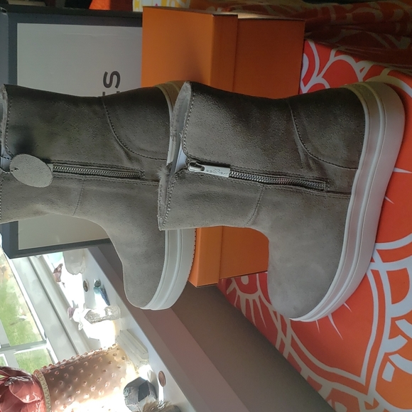 NIB - J/Slides taupe double zip ankle boots - Picture 14 of 15